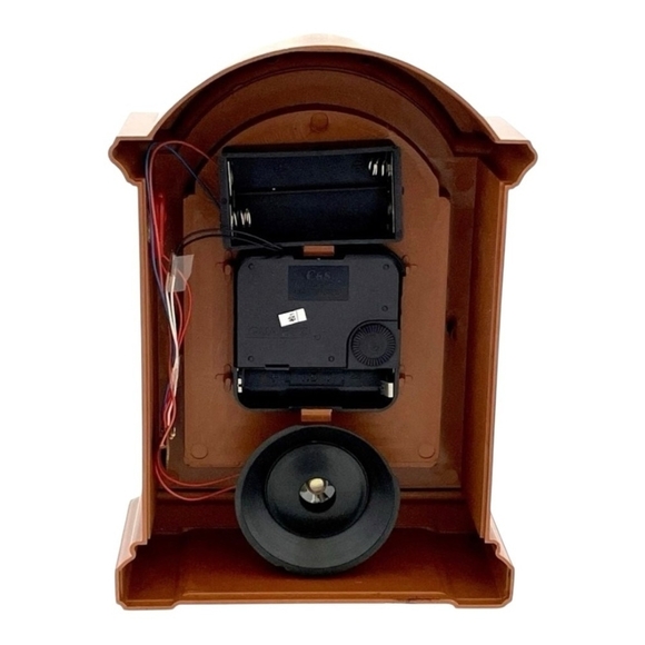 NIB Vintage Look Grandmother Floral Pattern Farmhouse Quartz Clock Table Clock - Picture 5 of 6